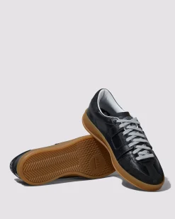 Women P448 Low Tops><noscript><img width=