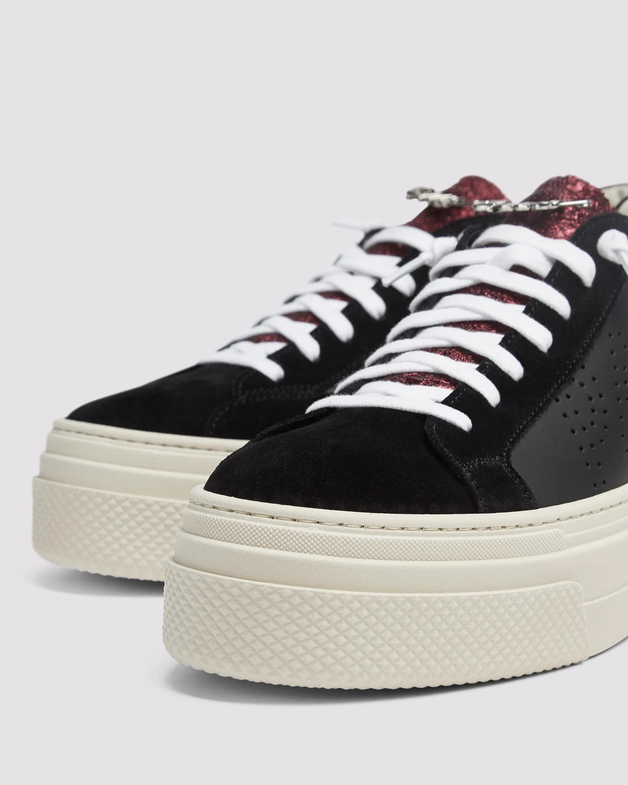 Women P448 Platforms|Low Tops>Thea Platform Black/Stud